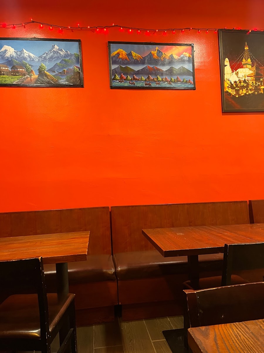 Himalayan Pizza and Momo